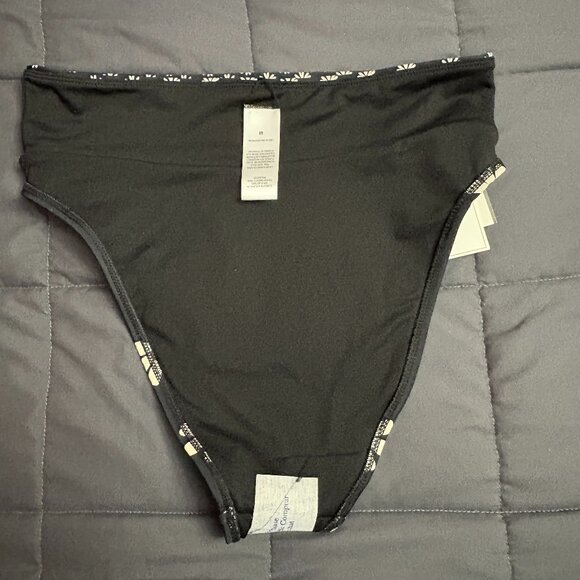 Salt + Cove Daisy Print Cropped High-Waist Bikini Bottoms - Size: Medium - NWT - Picture 4 of 10